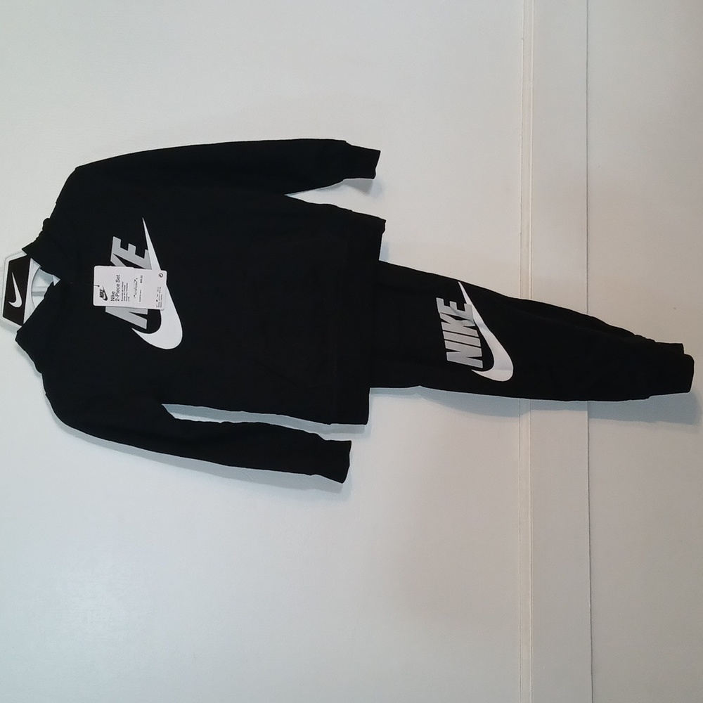 Nike 2 Piece Set
